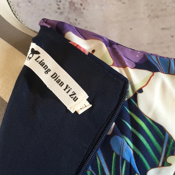 NWOT floral mini pretty dress - Picture 11 of 11